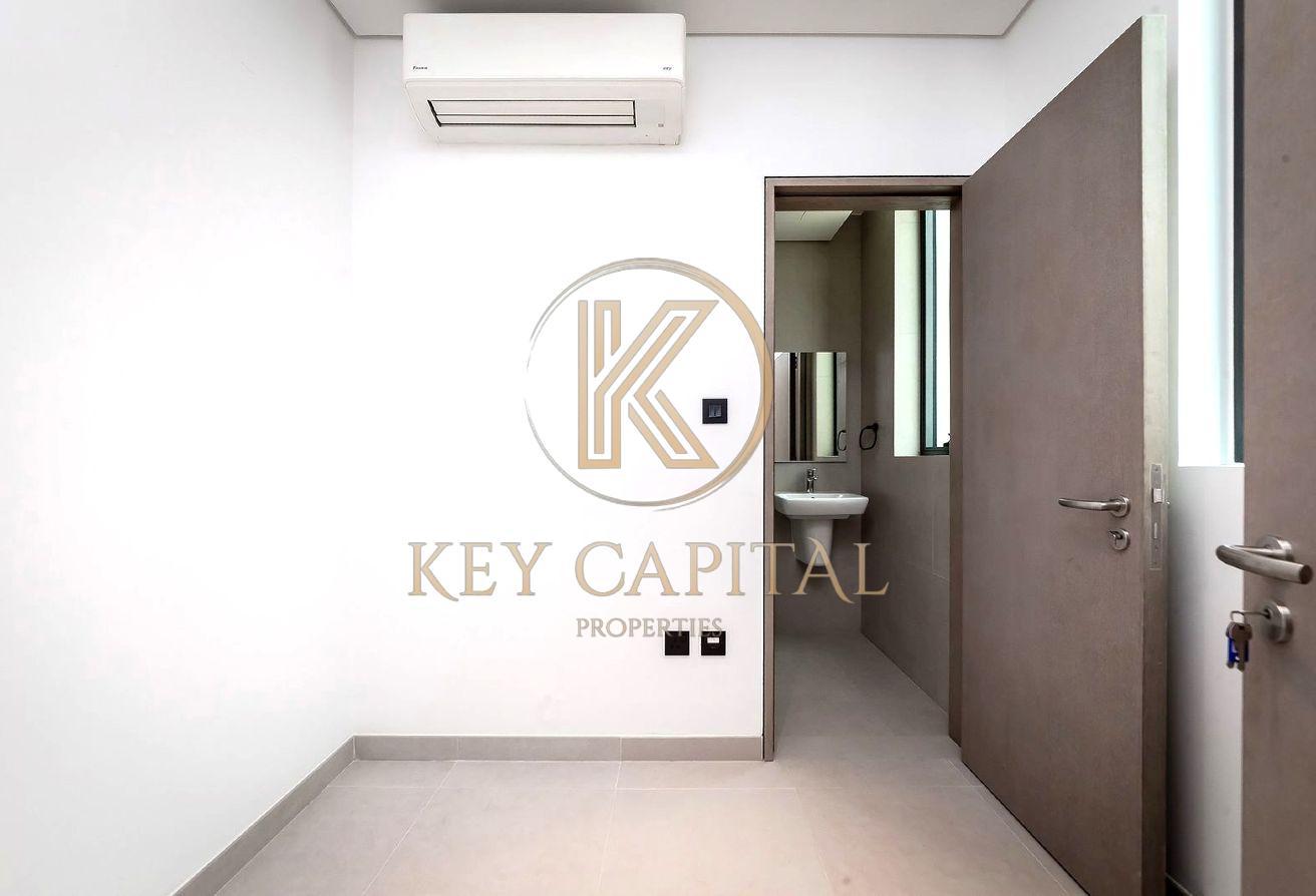Well-maintained | Spacious Villa| View Now! photo 8