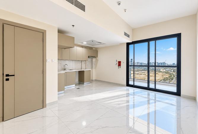 Spacious 1Br | Unfurnished | Close to Metro