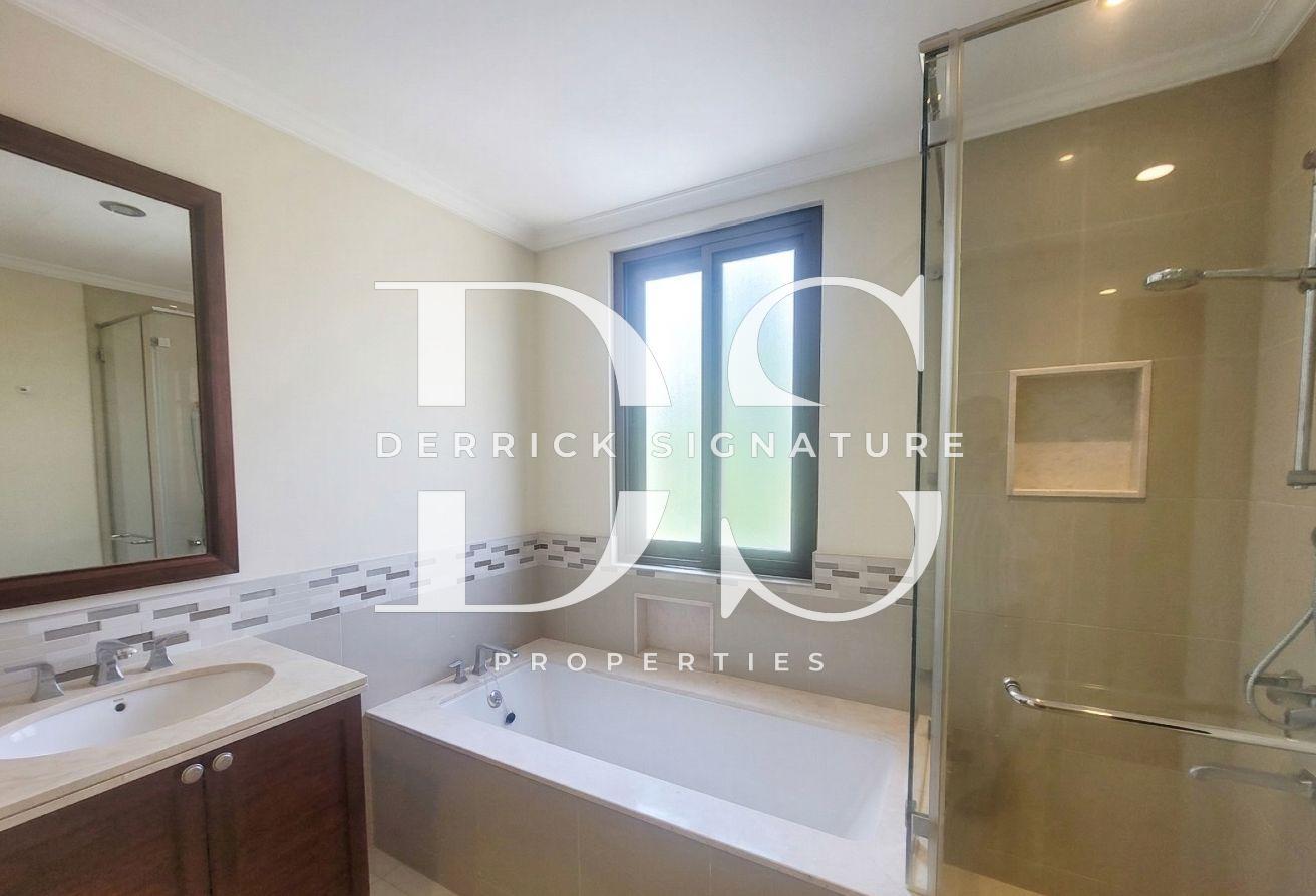 Spacious 5BR | Vacant Now | Fully Landscaped photo 10