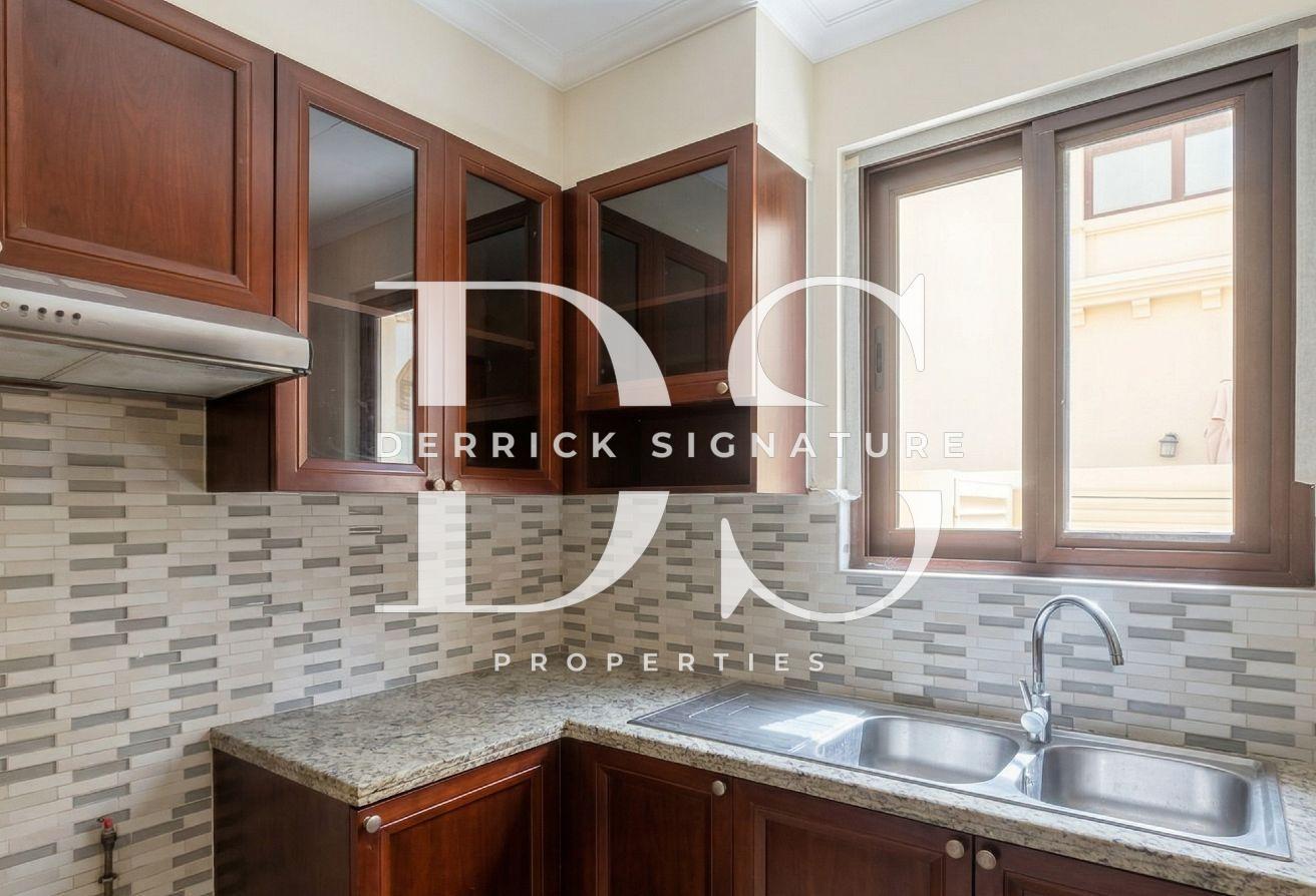 Spacious 5BR | Vacant Now | Fully Landscaped photo 6