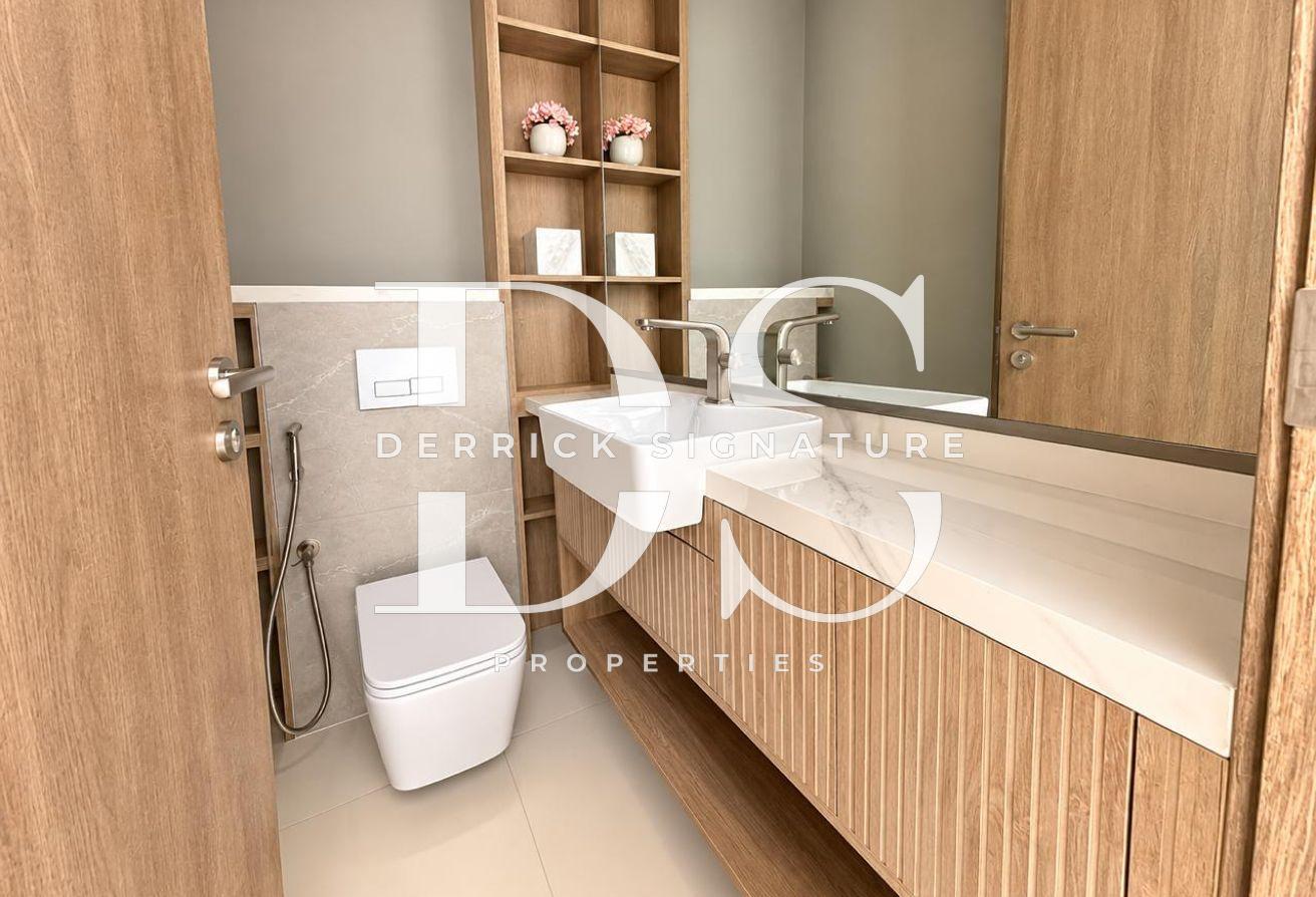 4BR Townhouse | Private Rooftop Pool | Furnished photo 12
