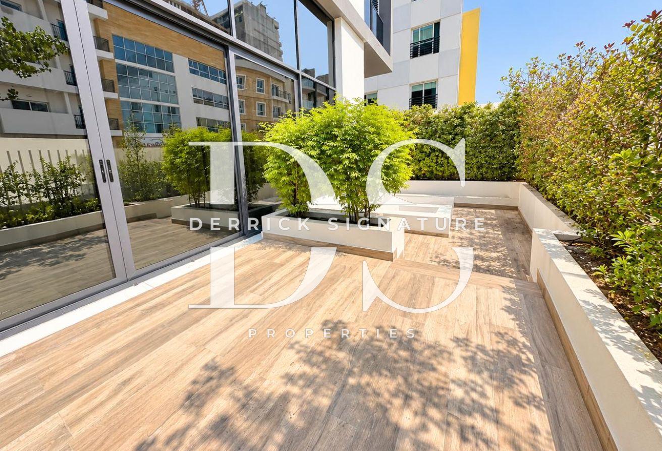 4BR Townhouse | Private Rooftop Pool | Furnished photo 5