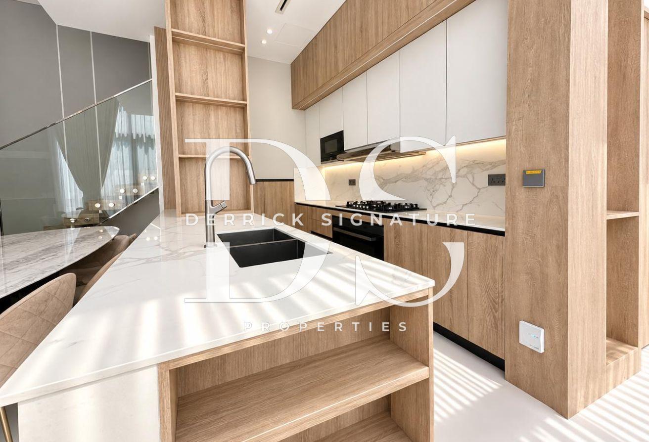 4BR Townhouse | Private Rooftop Pool | Furnished photo 9