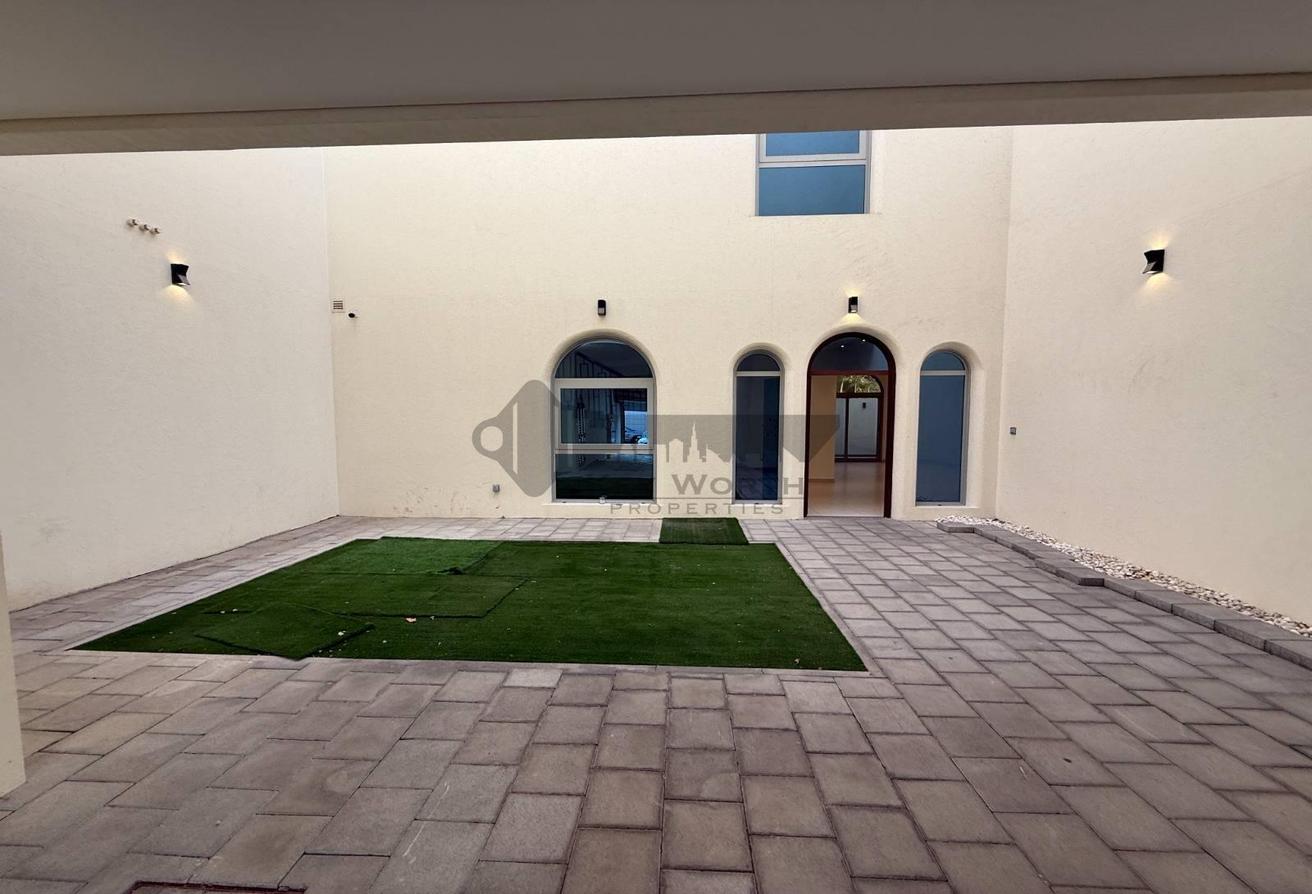 Prime Location Ready To Move 4BHK Villa With Maid Room photo 22