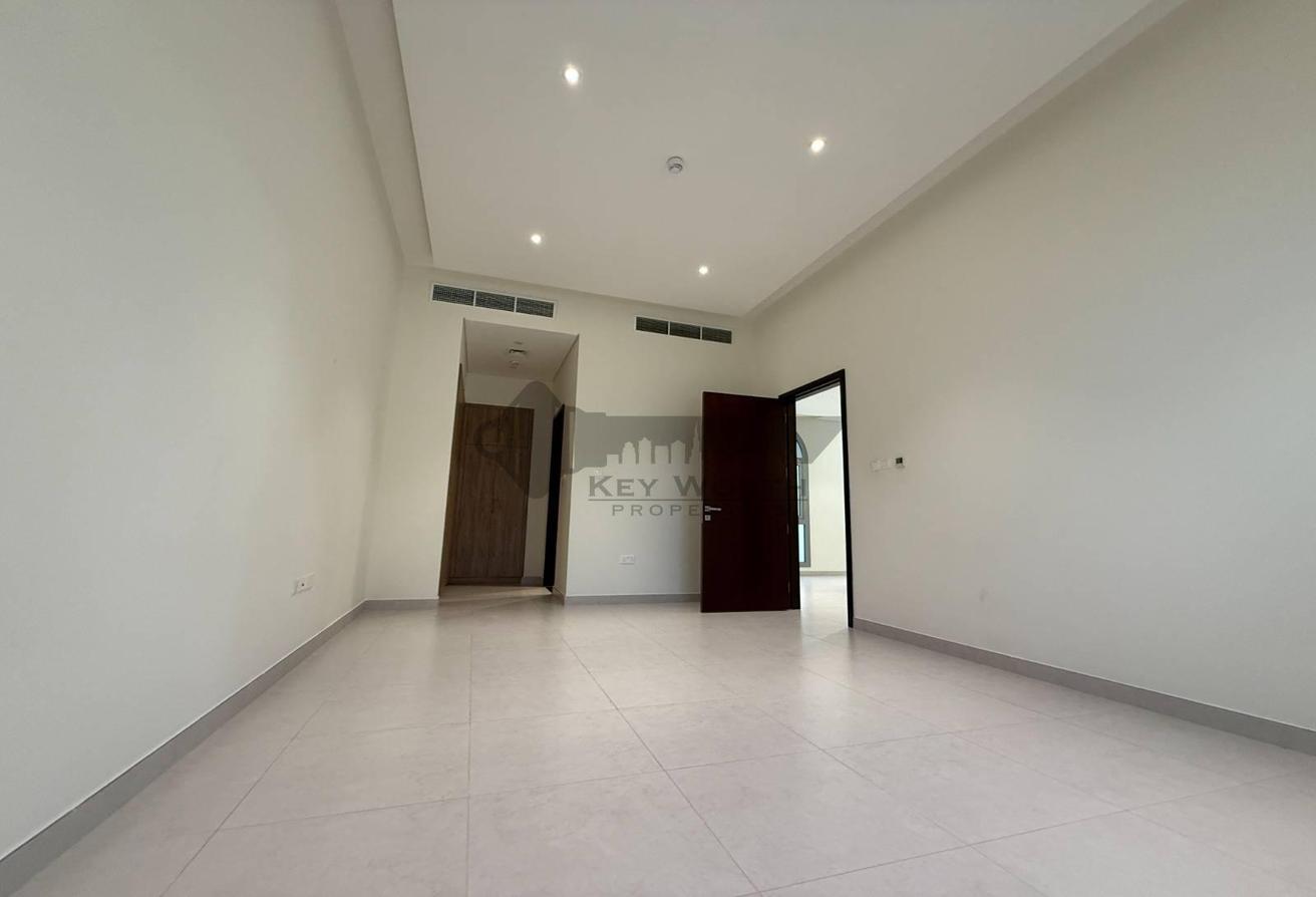 Prime Location Ready To Move 4BHK Villa With Maid Room photo 10