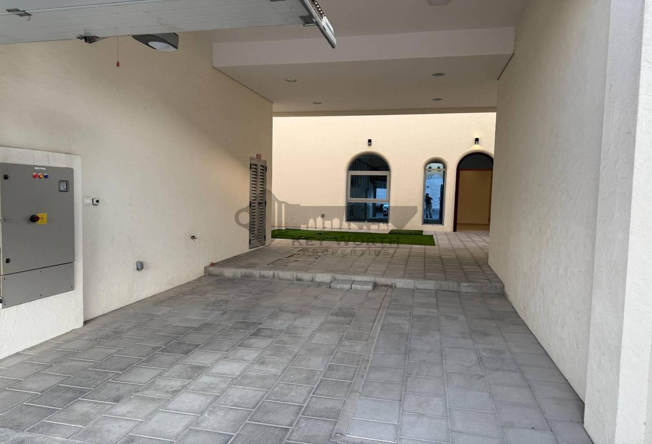 Prime Location Ready To Move 4BHK Villa With Maid Room photo 18