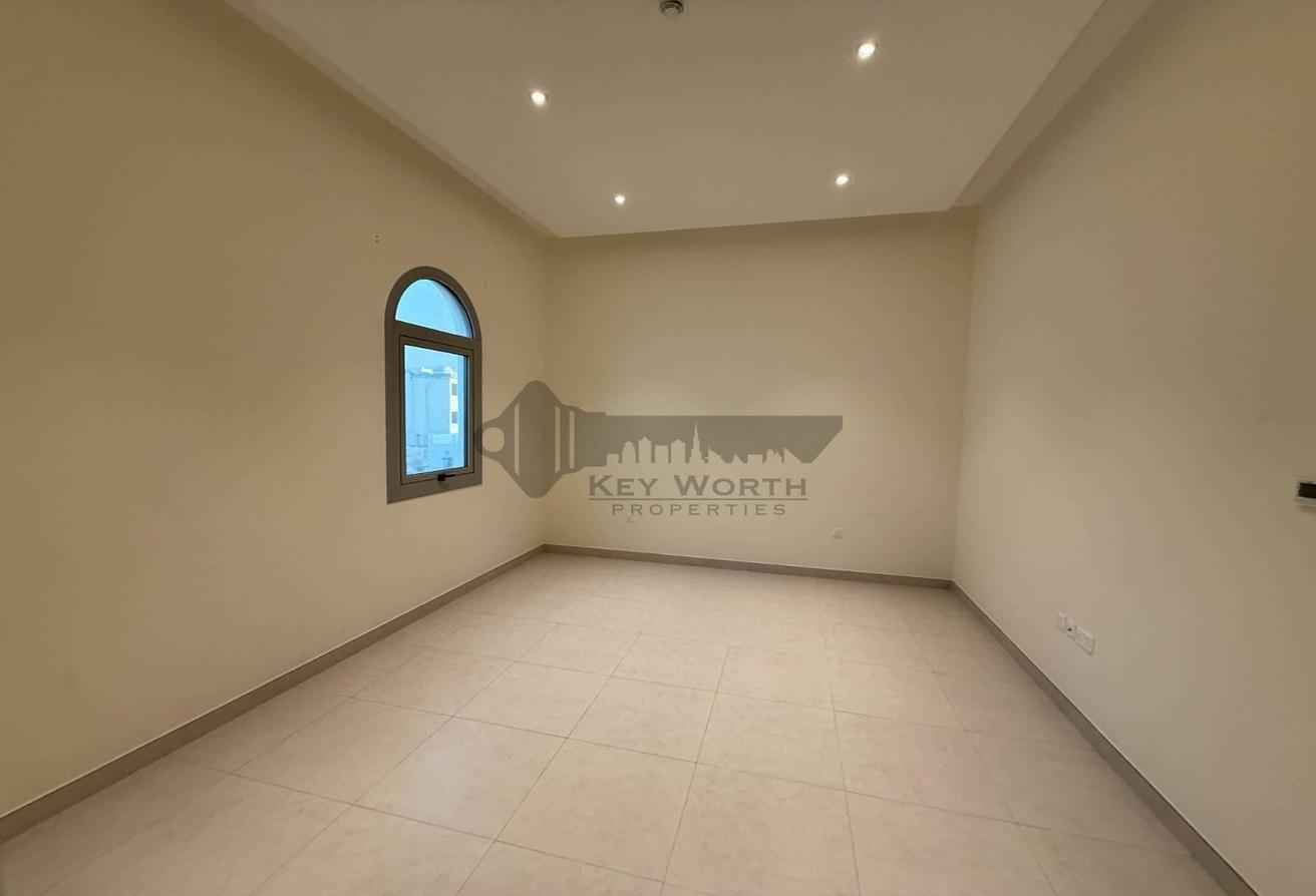 Prime Location Ready To Move 4BHK Villa With Maid Room photo 8