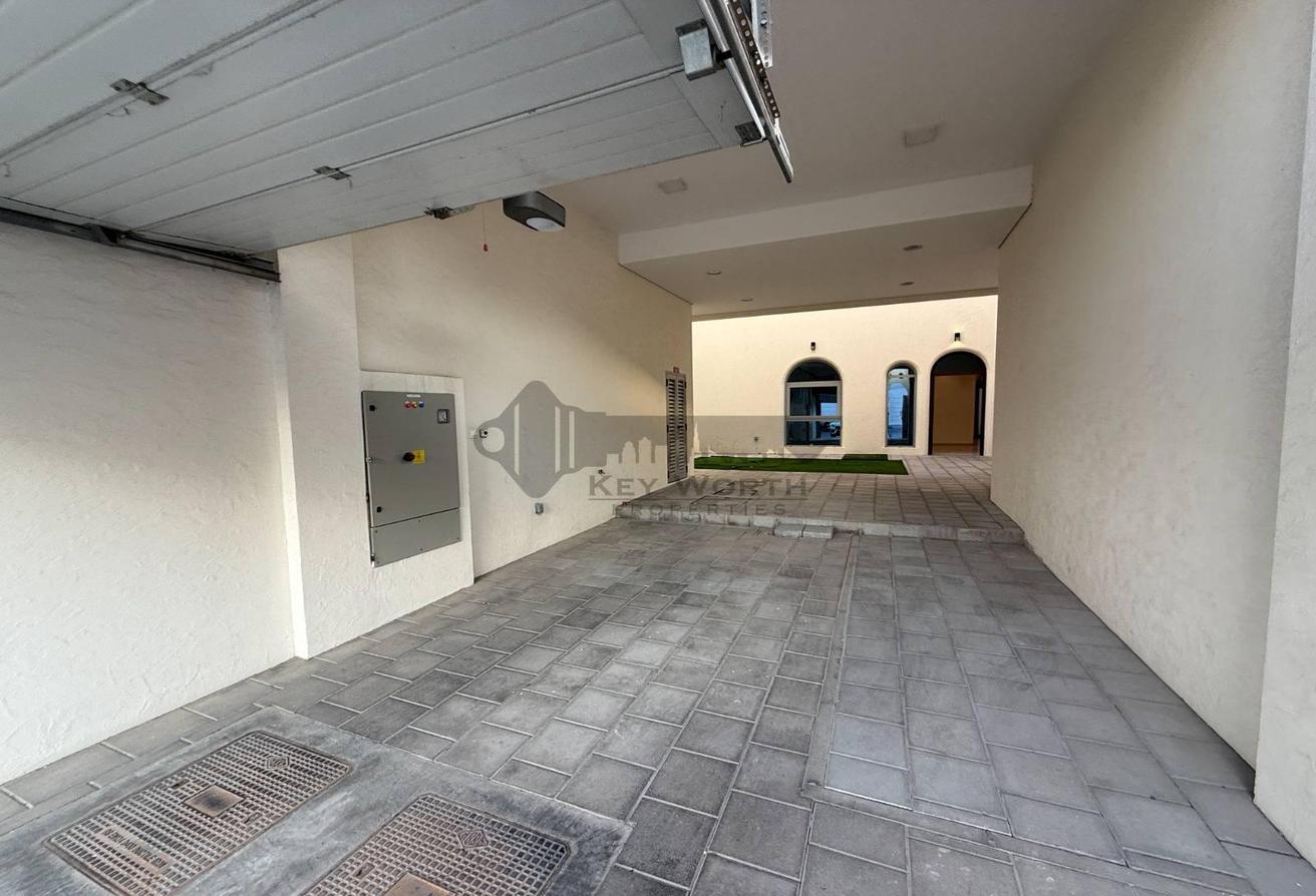Prime Location Ready To Move 4BHK Villa With Maid Room photo 19