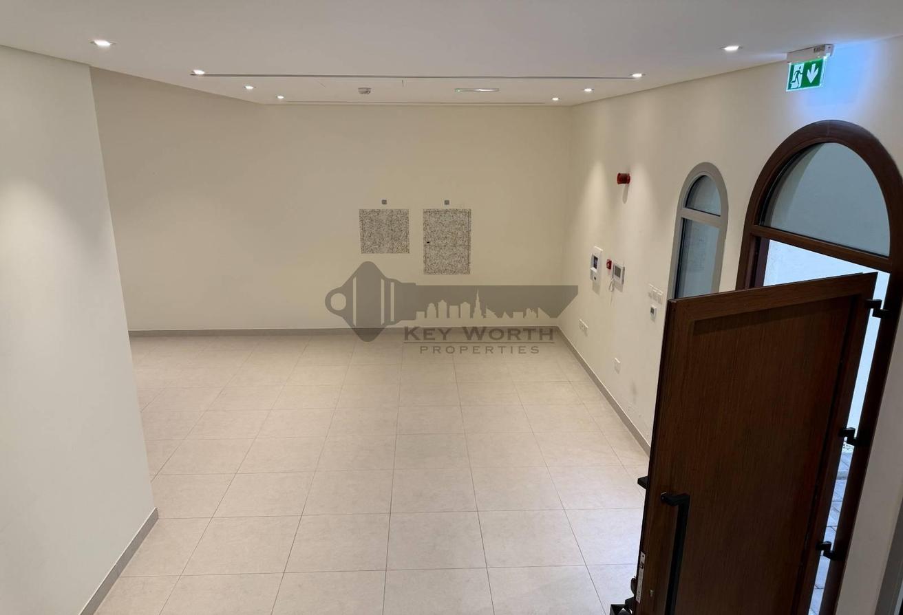 Prime Location Ready To Move 4BHK Villa With Maid Room photo 7