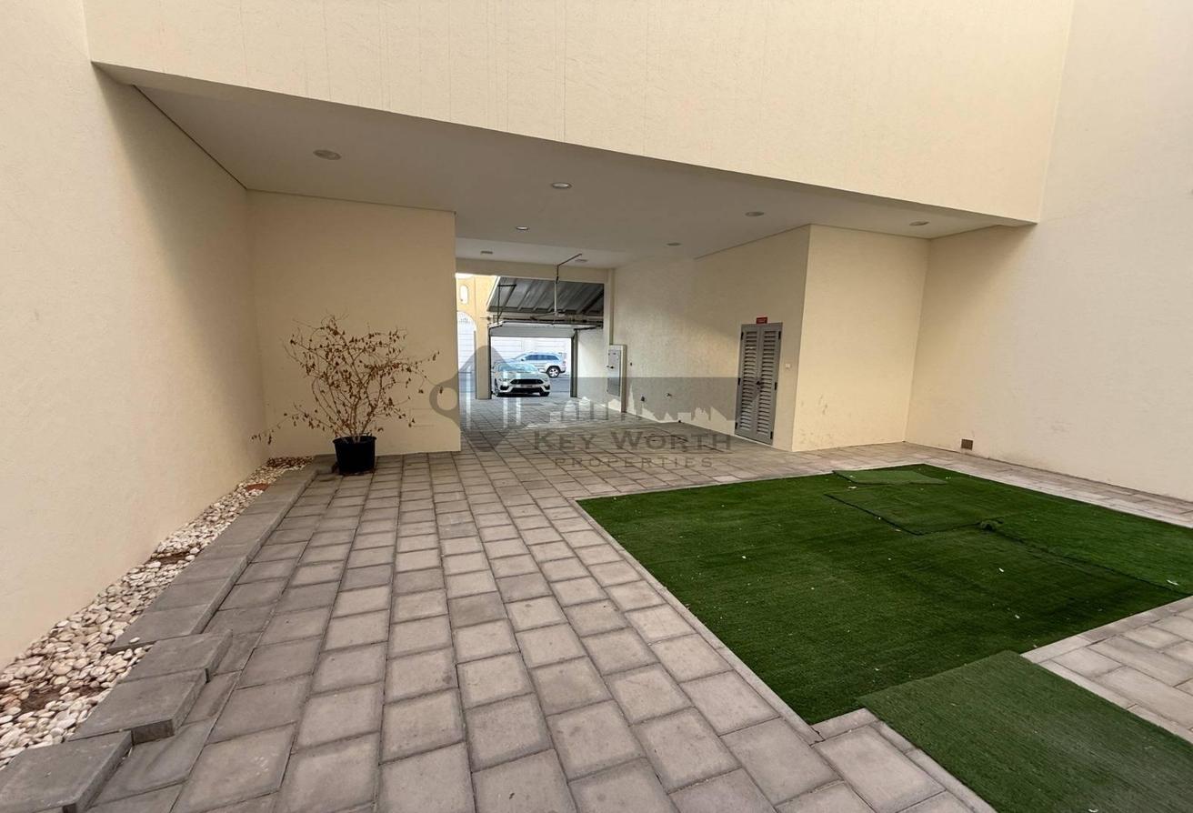 Prime Location Ready To Move 4BHK Villa With Maid Room photo 21