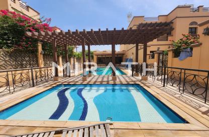 Villa - 4 - 5 for rent in Jumeirah 1 Villas - Jumeirah 1 - Jumeirah - Dubai