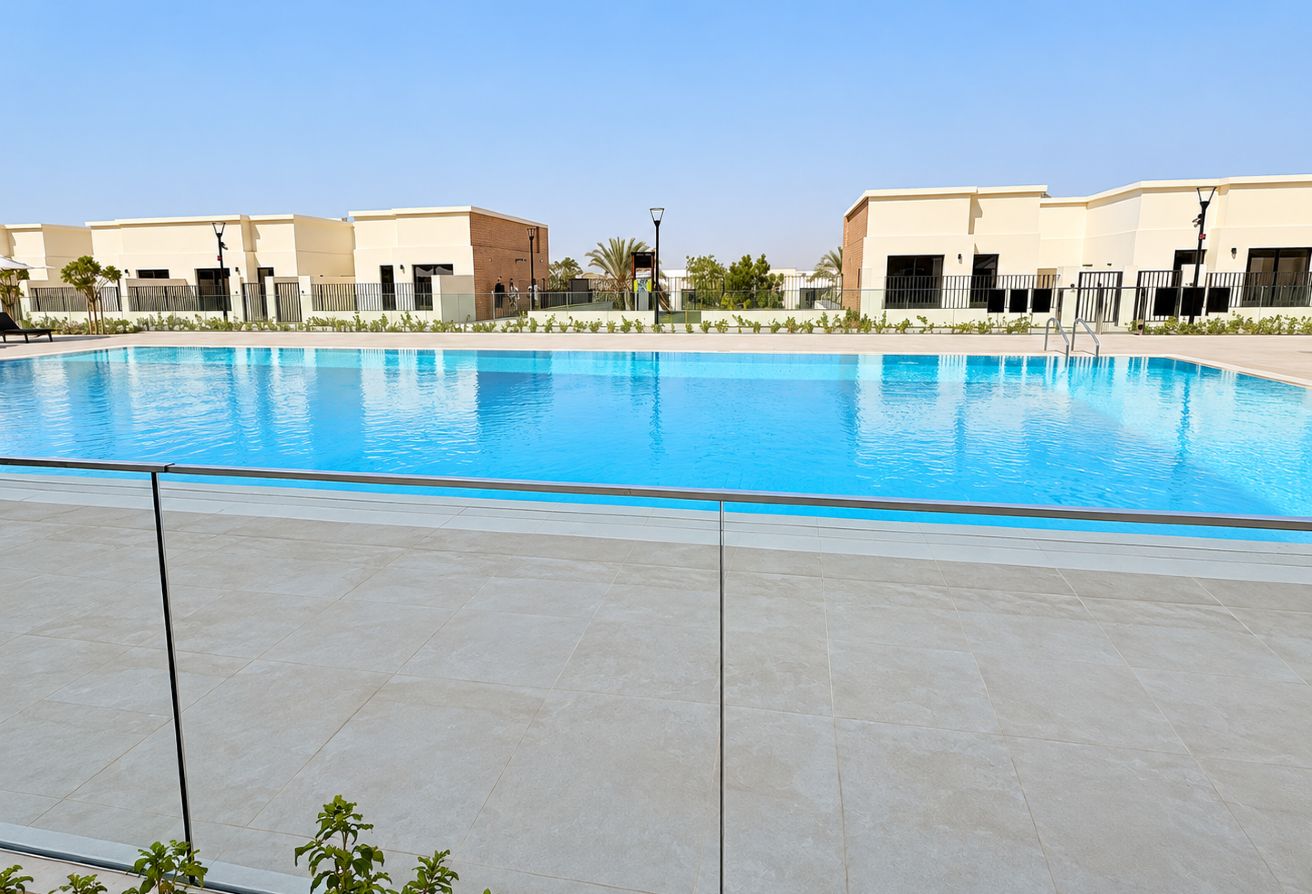 2 bedroom apartment in The Mayfair, Town Square: 17