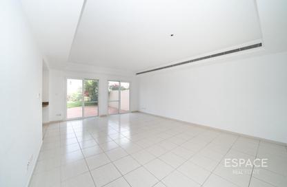 Villa - 3 Bedrooms - 3 Bathrooms for rent in Springs 2 - The Springs - Dubai