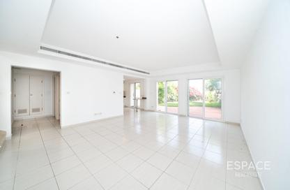 Villa - 3 Bedrooms - 3 Bathrooms for rent in Springs 2 - The Springs - Dubai