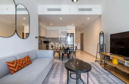 Apartment - 1 Bedroom - 1 Bathroom for sale in Burj Royale - Downtown Dubai - Dubai