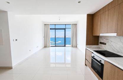 Apartment - 2 Bedrooms - 2 Bathrooms for rent in Beach Vista Tower 1 - Beach Vista - Emaar Beachfront - Dubai Harbour - Dubai