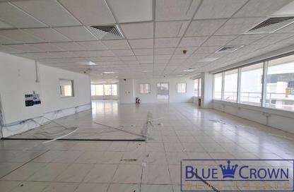 Office Space - Studio - 1 Bathroom for rent in Dune Building - Al Diyafah - Al Satwa - Dubai