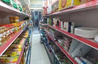 متجر - استوديو - 1 حمام للايجار في ساحة الكرامة - الكرامة - بر دبي - دبي