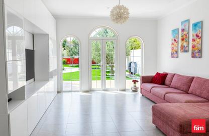 Villa - 3 - 4 for rent in District 5 - Jumeirah Park - Dubai