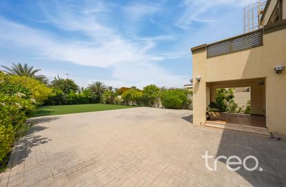 Villa - 3 Bedrooms - 4 Bathrooms for rent in District 6 - Jumeirah Park - Dubai