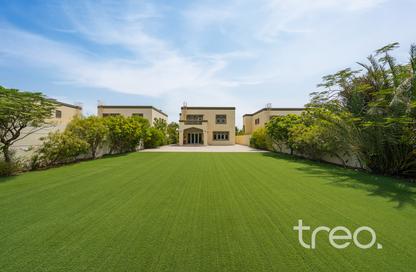 Villa - 3 Bedrooms - 4 Bathrooms for rent in District 6 - Jumeirah Park - Dubai