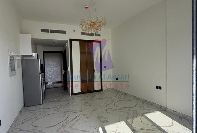 100842007 - Property Image 3