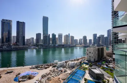 شقة - غرفة نوم - 2 حمامات للايجار في بنينسولا ثري - بنينسولا - الخليج التجاري - دبي