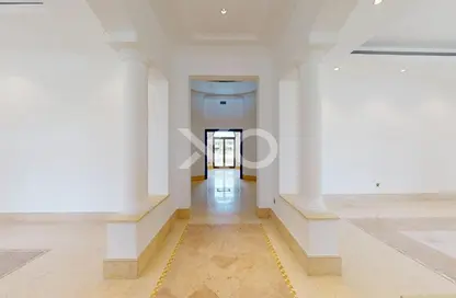 Villa - 5 Bedrooms - 6 Bathrooms for rent in Signature Villas Frond E - Signature Villas - Palm Jumeirah - Dubai