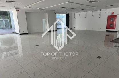 Show Room - Studio - 2 Bathrooms for rent in Hamdan Street - Abu Dhabi