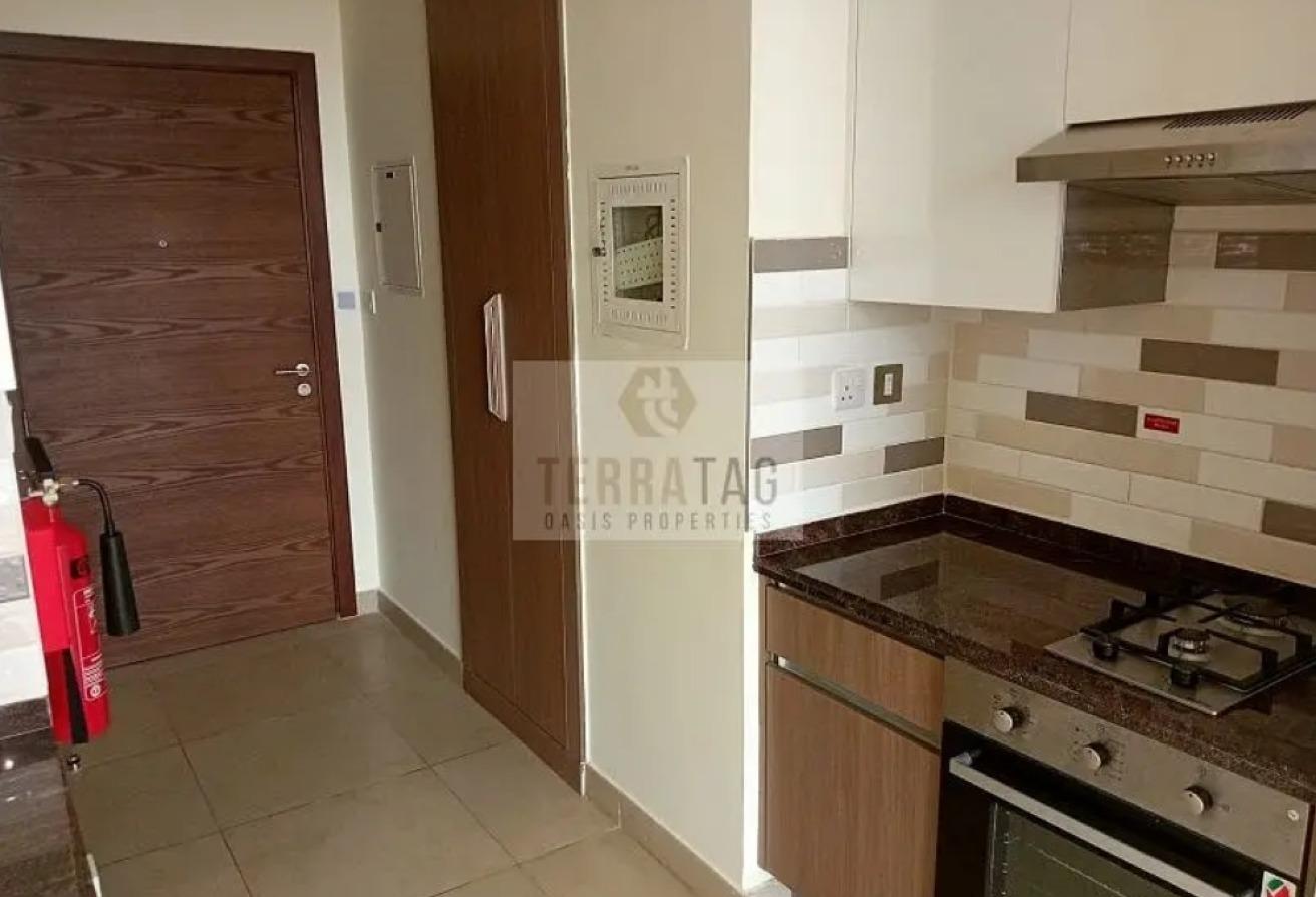 Semi Furnished | Ready to Move in | Chiller Free photo 8