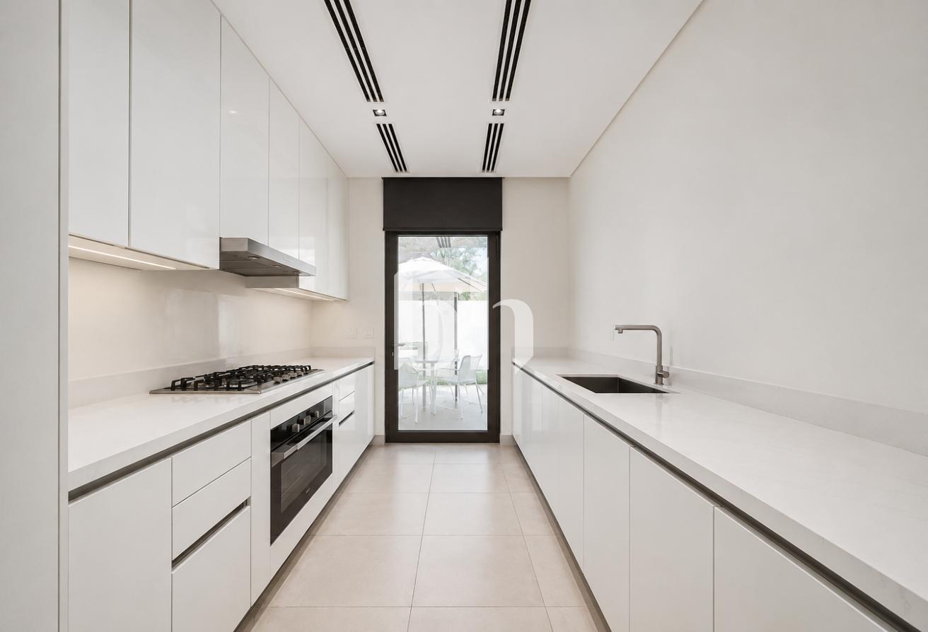 Serene living | Fully upgraded | Turnkey photo 8