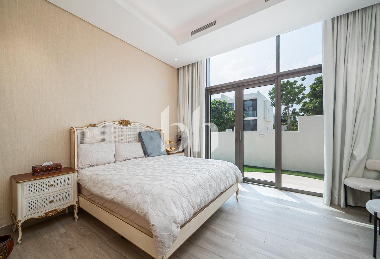 Serene living | Fully upgraded | Turnkey photo 15