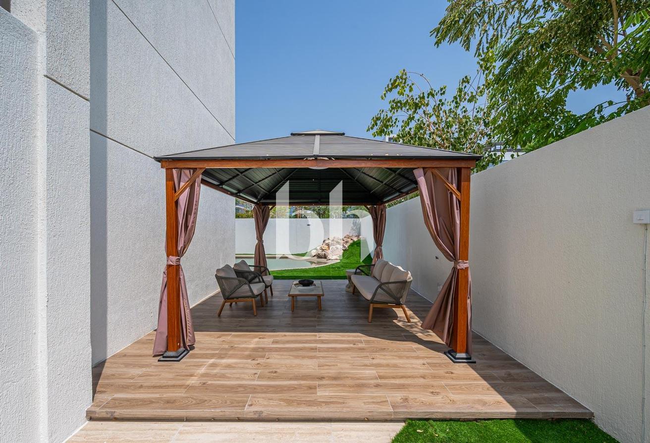 Serene living | Fully upgraded | Turnkey photo 13