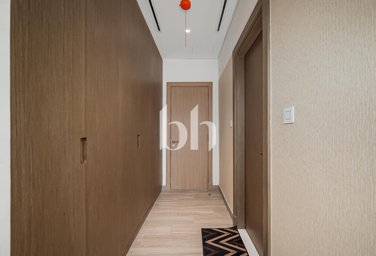 Serene living | Fully upgraded | Turnkey photo 16