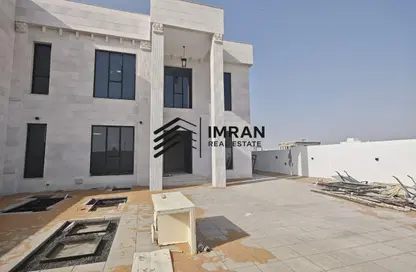 Villa - 5 Bedrooms - 7 Bathrooms for rent in Al Tay East - Al Suyoh - Sharjah