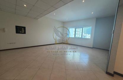 Apartment - 1 Bedroom - 1 Bathroom for rent in Al Majaz 1 - Al Majaz - Sharjah Apartment - 1 Bedroom - 1 Bathroom for rent in Al Majaz 1 - Al Majaz - Sharjah