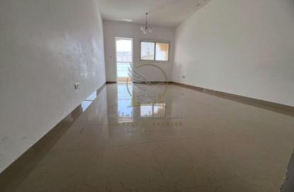 Apartment - 1 - 2 for rent in Al Qulaya'ah - Al Sharq - Sharjah Apartment - 1 - 2 for rent in Al Qulaya'ah - Al Sharq - Sharjah