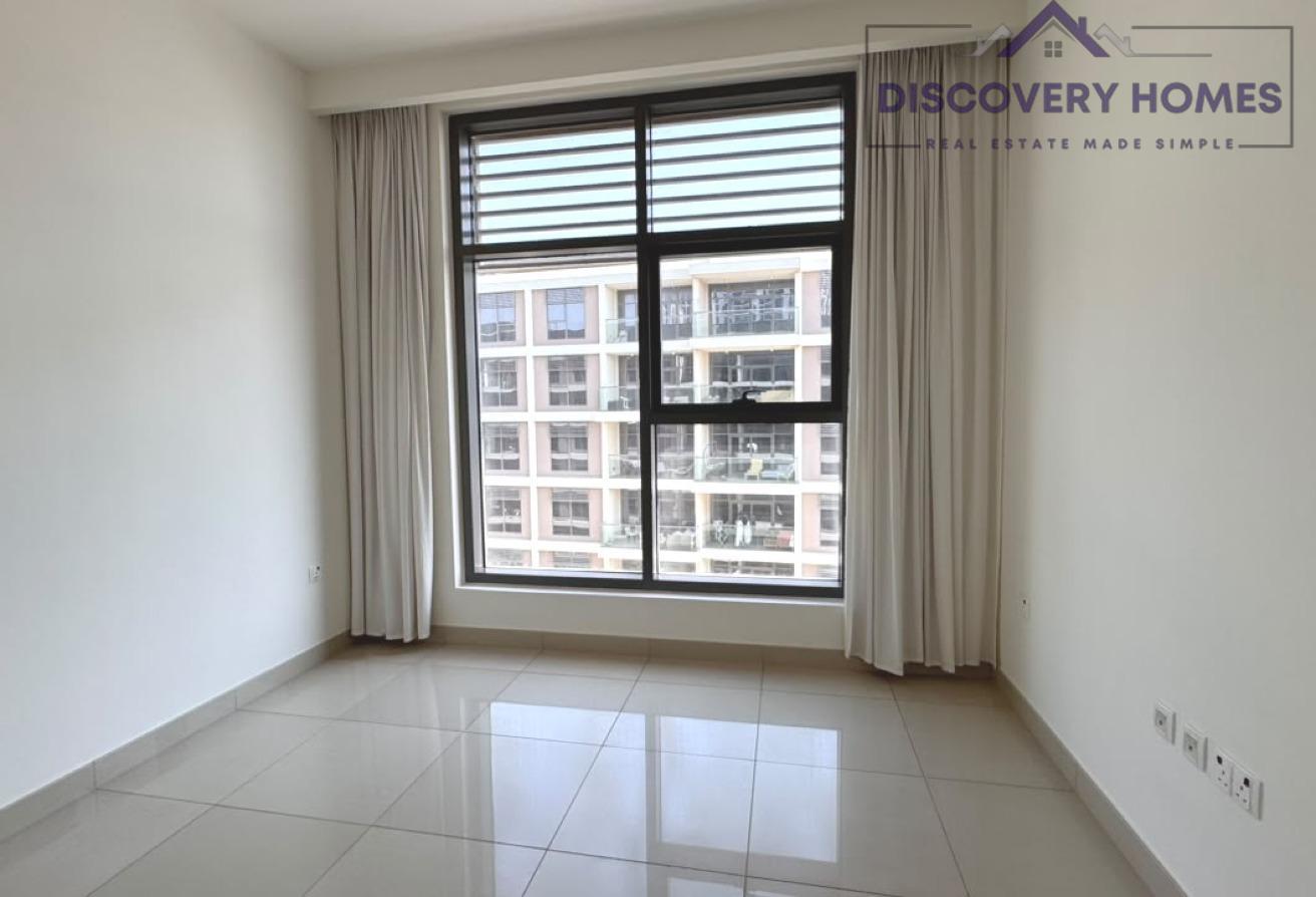 Vacant Unit | Park View | Private Balcony photo 12