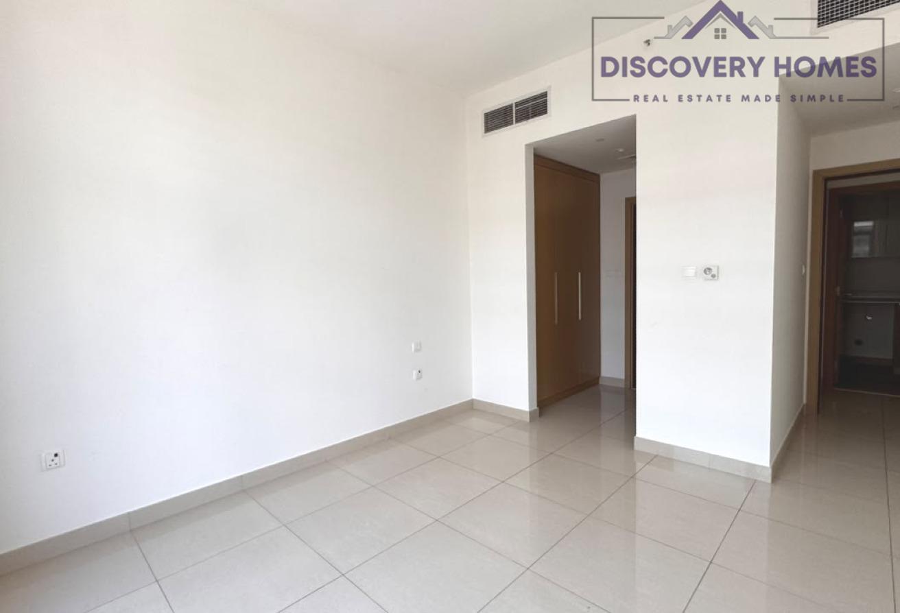 Vacant Unit | Park View | Private Balcony photo 6