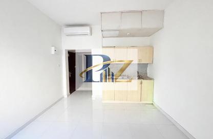 Apartment - Studio - 1 for rent in Muwailih Building - Muwaileh - Sharjah