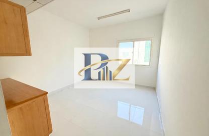 Apartment - Studio - 1 for rent in Muwailih Building - Muwaileh - Sharjah
