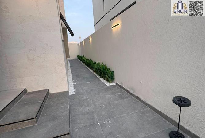 120186829 - Property Image 3