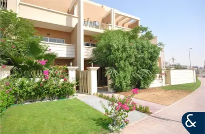 تاون هاوس - 4 غرف نوم - 6 حمامات للبيع في مالبري بارك - منطقة 15 - قرية جميرا الدائرية - دبي