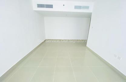 Apartment - 2 - 2 for rent in Al Mamzar Tower - Al Mamzar - Sharjah - Sharjah