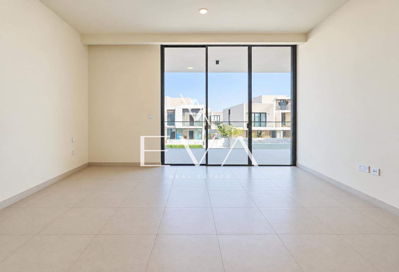 LUXURY VILLA | UNFURNISHED | VACANT photo 27