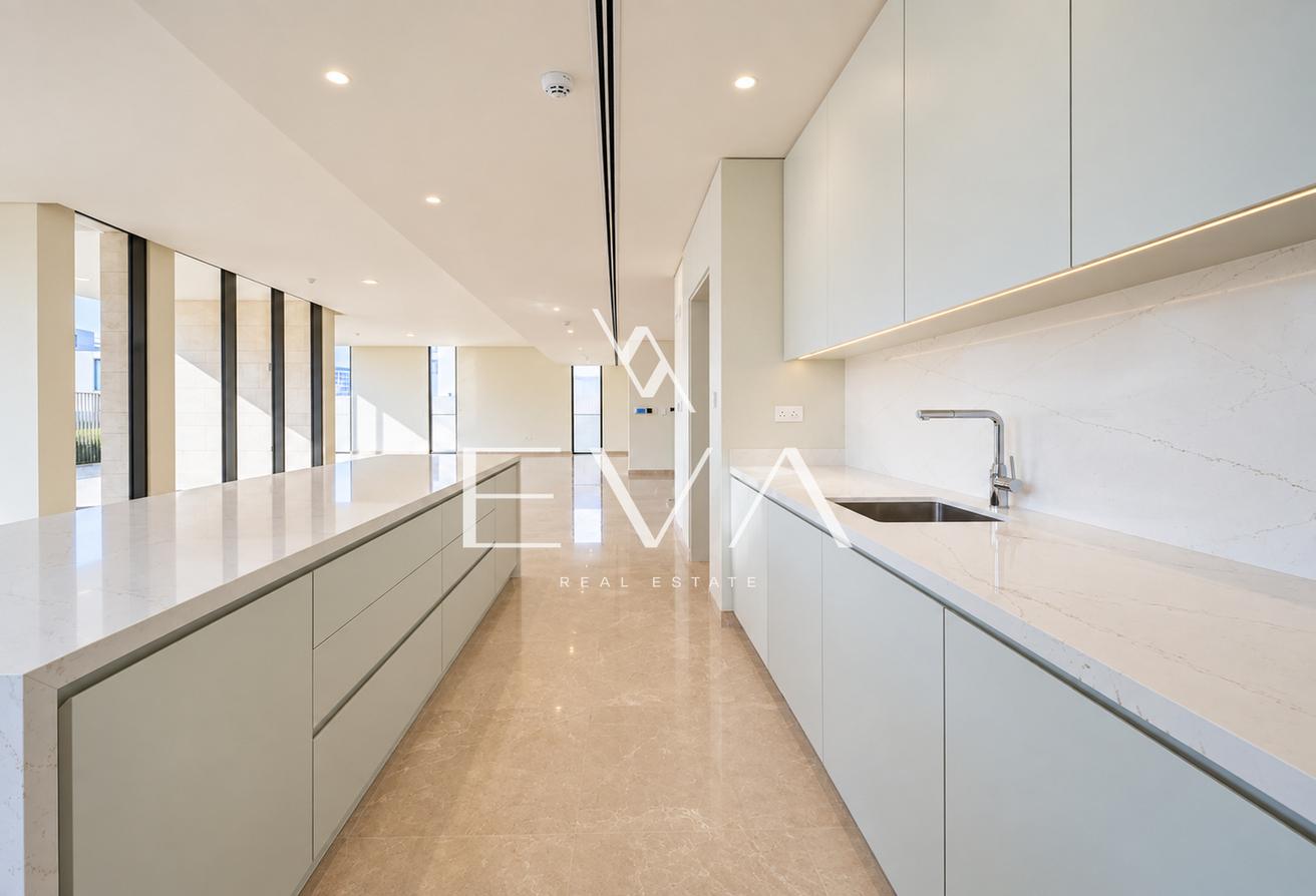 LUXURY VILLA | UNFURNISHED | VACANT photo 7