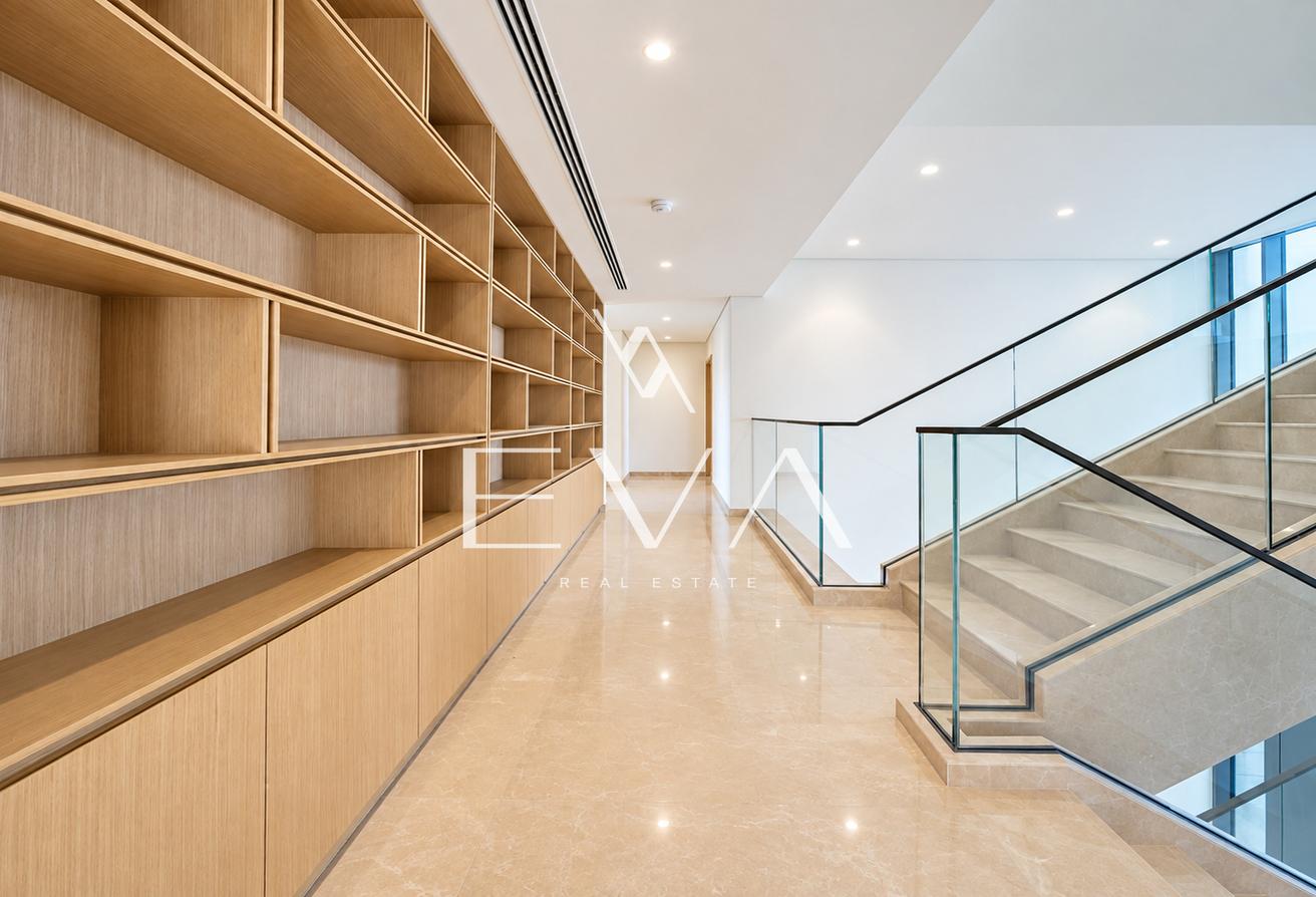 LUXURY VILLA | UNFURNISHED | VACANT photo 18