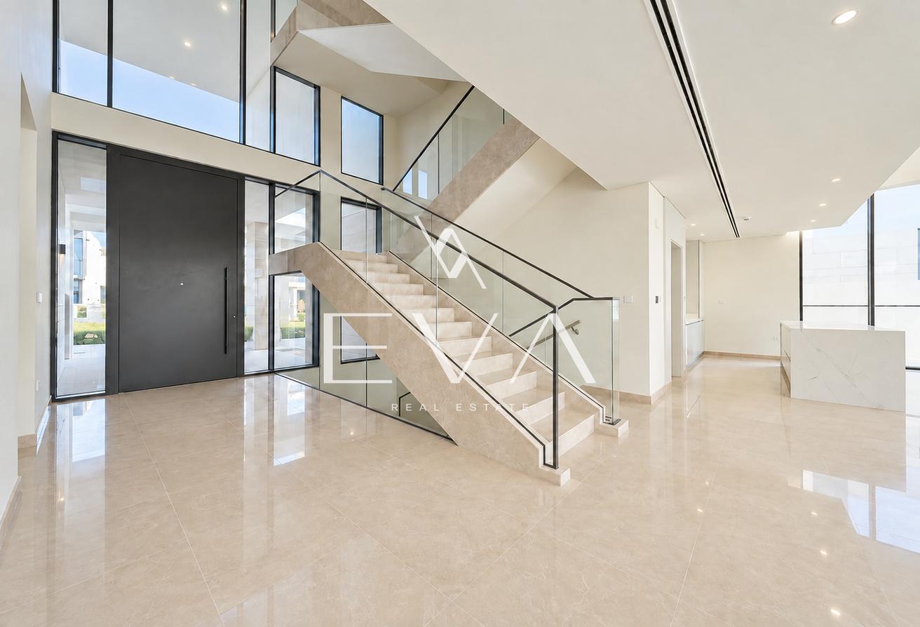 LUXURY VILLA | UNFURNISHED | VACANT photo 5