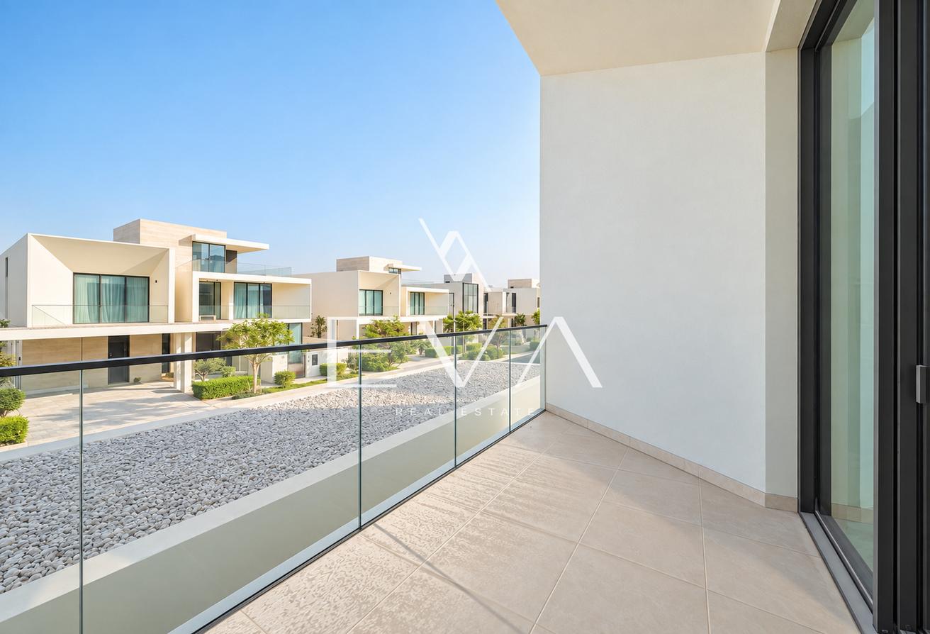 LUXURY VILLA | UNFURNISHED | VACANT photo 24