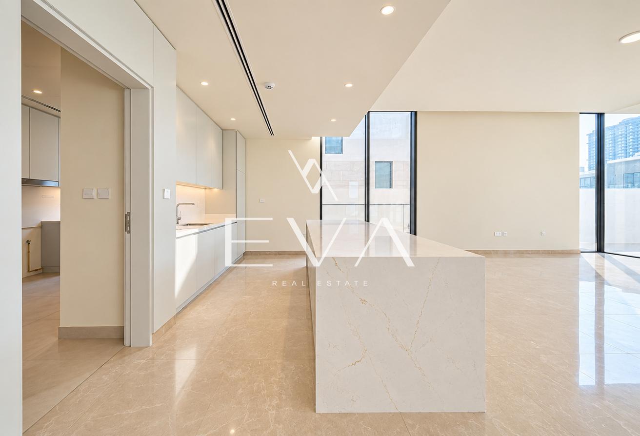 LUXURY VILLA | UNFURNISHED | VACANT photo 6